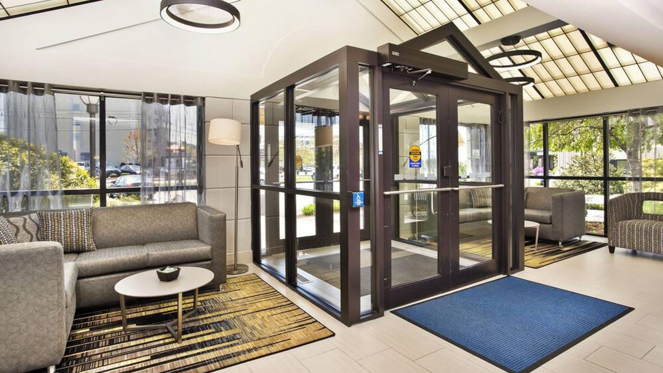 Holiday Inn Express Boston-Waltham By IHG