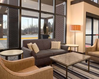 هامبتون إن لورانس - لوورنس - ردهة