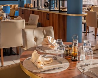 Quality Aparthotel Rochefort - Rochefort - Dining room