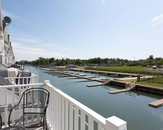 Townhouse On Water With Boathouse! - Alexandria Bay - Balcony
