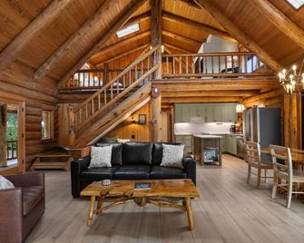 Riverside Retreat - Meredith Lodging - Sandy - Living room