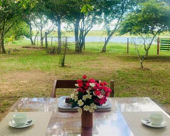 Lake Front Hotel And Restaurant - Sigiriya - Patio