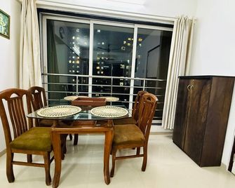 2bhk Service Apart 1703 Parel by Florastays - Mumbai - Sala pranzo