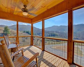 Still Rock Farms - 2 Br Cabin - Marshall - Balcón