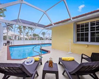Pet-friendly waterfront with pool and steps to beach - Marco Island - Piscina