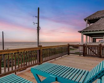 Beachfront - Hot Tub - Bbq - 14 Guests - Bolivar Peninsula - Balkon