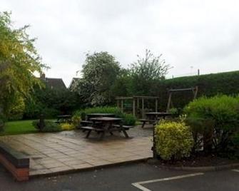 The Unicorn Inn - Burton upon Trent - Patio