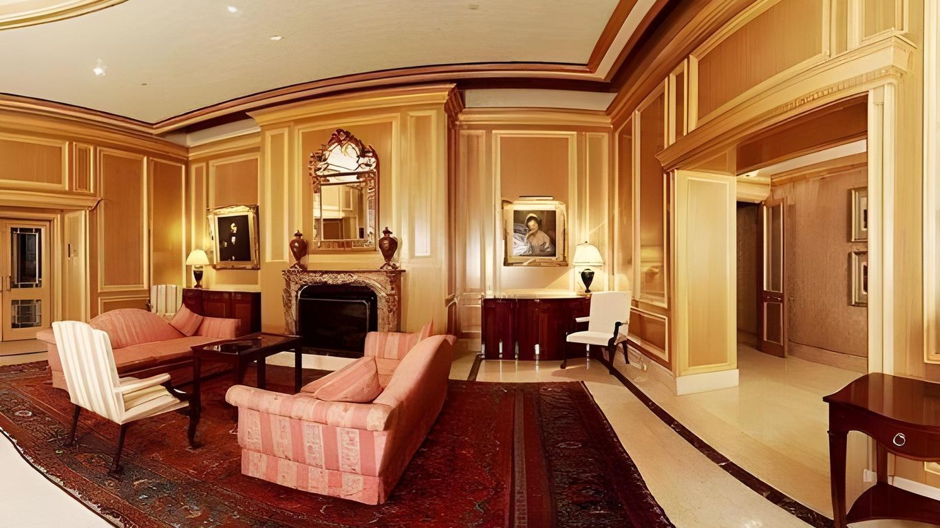 Sir Stamford Circular Quay