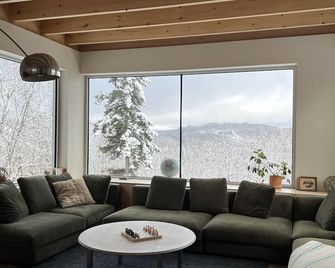 Chalet des Sentiers - An architectural experience at Lac Fidèle, Entrelacs - Entrelacs - Salon