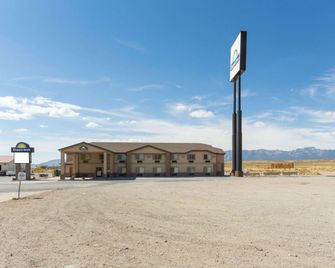 Days Inn by Wyndham Beaver - Beaver - Будівля
