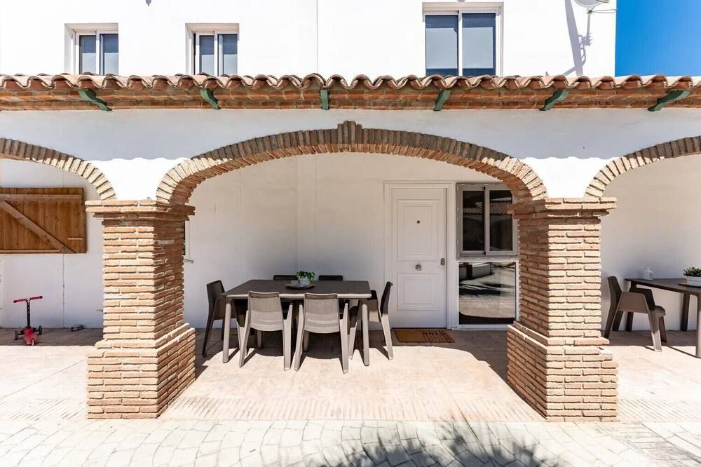 La Casa de Familia Biedt u dit 2 Kamer Appartement aan met Prachtig Uitzicht - Alhaurín el Grande - Innenhof