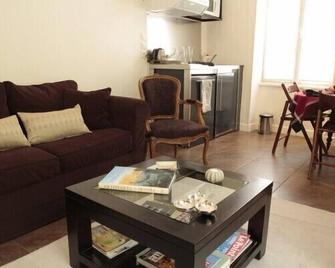 Villa Versailles /Furnished Rental / Bed&breakfast Near Chateau De Versailles - Versailles - Living room