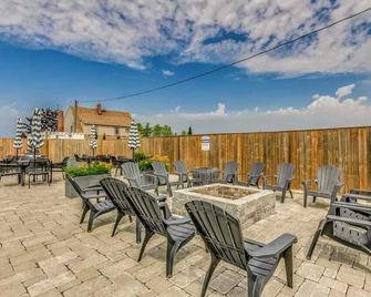 Beach House - Long Point - Patio