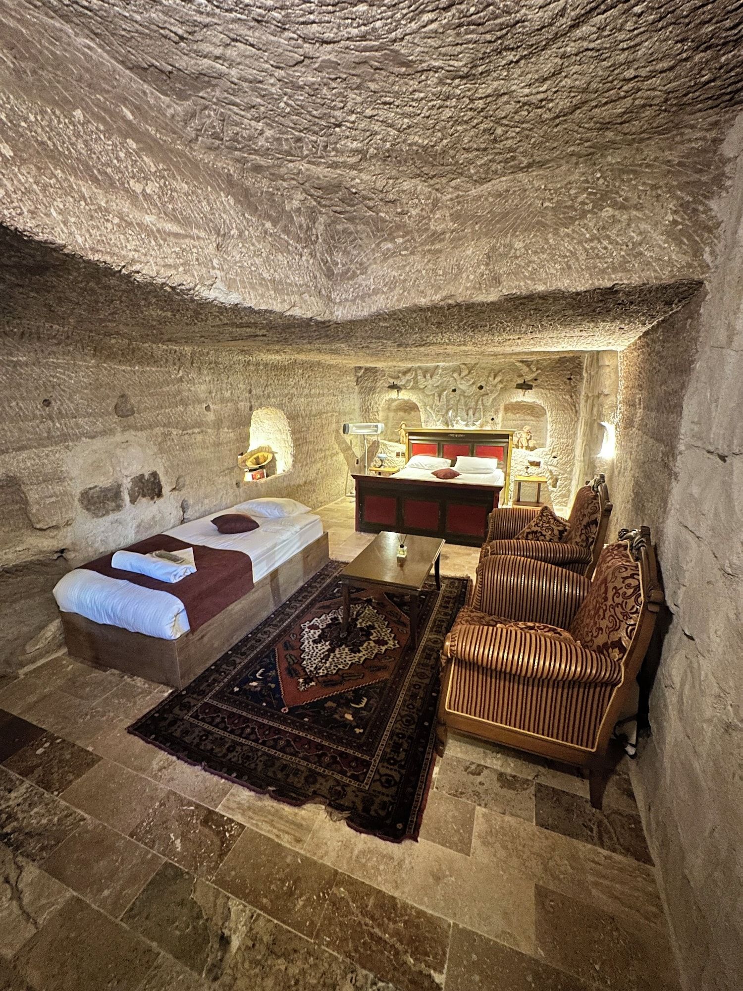 Turan Cappadocia Cave - โกรมี