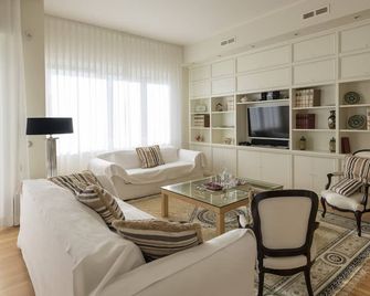 Casa Gramsci luxury apartment - Pesaro - Wohnzimmer