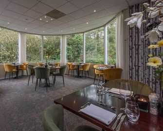 Quaint Room in the Woods w/ Terrace Overlooking Forest – Romantic Spot - Putten - Restaurant
