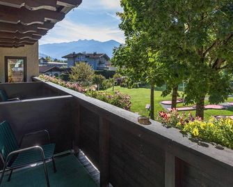 Double room with shower, toilet, breakfast - Bleiweis-Zehentner, guest house - Zell am See - Balcony