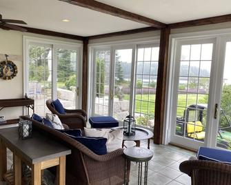 Spectacular Salt Water Farm on Penobscot Bay - Deer Isle - Sala de estar