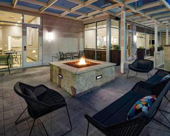 SpringHill Suites by Marriott Phoenix Goodyear - Goodyear - Binnenhof