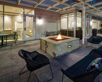 SpringHill Suites by Marriott Phoenix Goodyear - Goodyear - Terasa