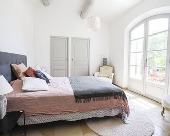 Charming Provencal farmhouse with heated swimming pool in the Luberon - Joucas - Schlafzimmer