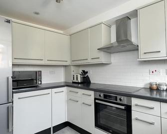 Apartment in the Heart of Rickmansworth - Rickmansworth - Kitchen