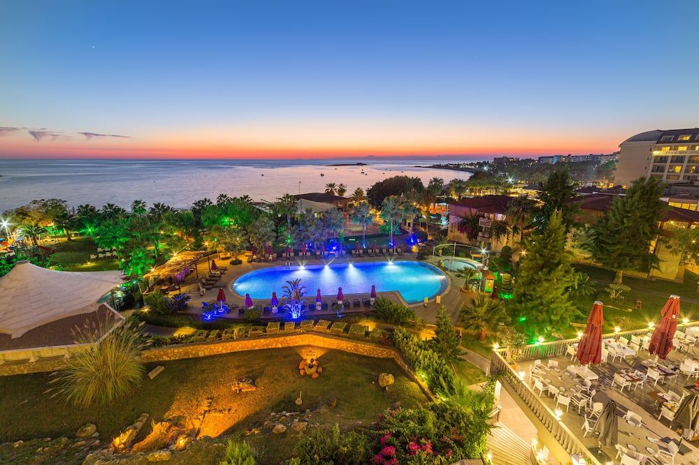 Justiniano Deluxe Resort - אוקורצ'אלאר - בריכה