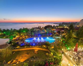 Justiniano Deluxe Resort - Okurcalar - Pool