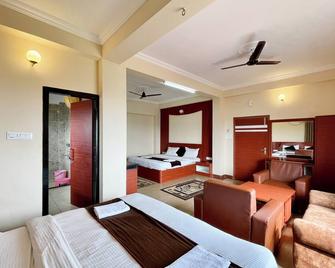 Hotel Surya Beach inn - near Sea beach - Puri - Bedroom