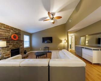 Cozy Retreat 3bdrm 2bath house with deck - Columbia - Sala de estar