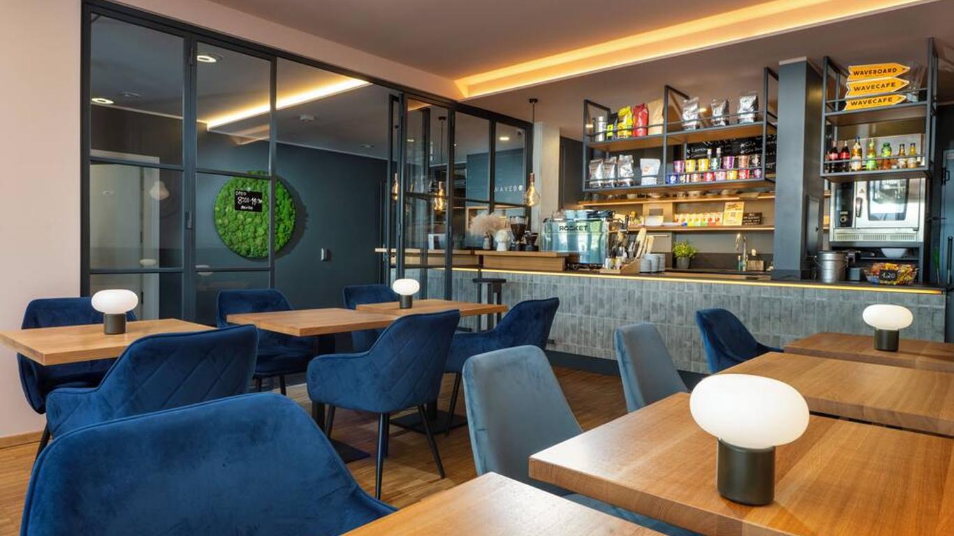 Waveboard Hotel & Boardinghouse