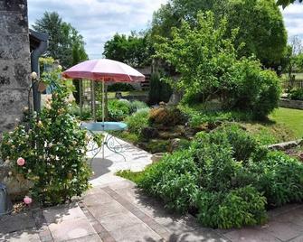 Garden Retreat Loire Riverside - Bréhémont - Patio