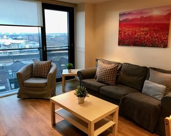 The Heights River And City View - Glasgow - Living room