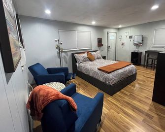 Entire Home - Guest House 10 minutes to Airport & Hospitals - Bridgeton - Bedroom