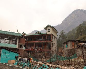 Chalo Chhalal Hotel & Cafe - Kasol - Habitación