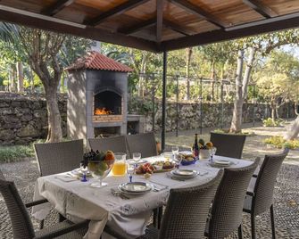 On the North Coast, by the sea - Casa do Terreiro - Ponta Delgada - Patio