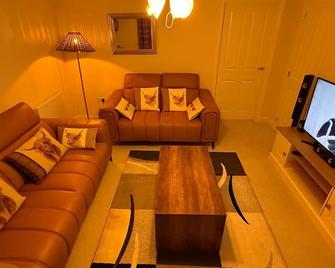 Loch Ness Hideaway - Inverness - Living room