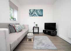 Spacious 2 Bedroom Apartment with Free parking - Cardiff - Sala de estar