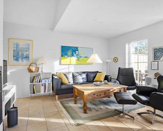 Beautiful Home In Brenderup Fyn - Middelfart - Stue