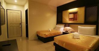 Urban Manor Hotel - Roxas City - Bedroom