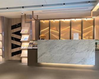 Chair Man Hotel - טאיפיי - דלפק קבלה