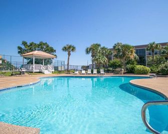 Fun 2 bed/2 bath condo with pool on Biloxi Beach - Biloxi - Pool