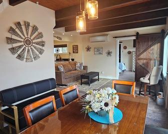 Prineville Resevoir Lake House - Prineville - Eetruimte
