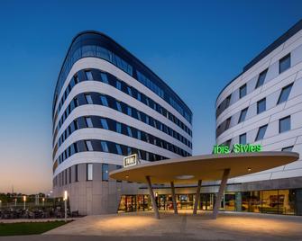ibis Styles Budapest Airport - Budapest - Building