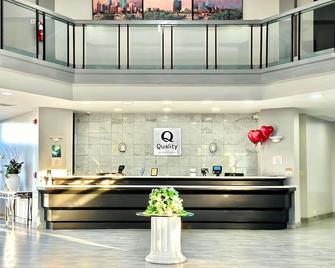 Quality Inn Fort Worth - Downtown East - Fort Worth - Front desk