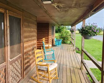 Rustic Retreat Near Codorus Park, Hanover, Pa - Hanover - Patio