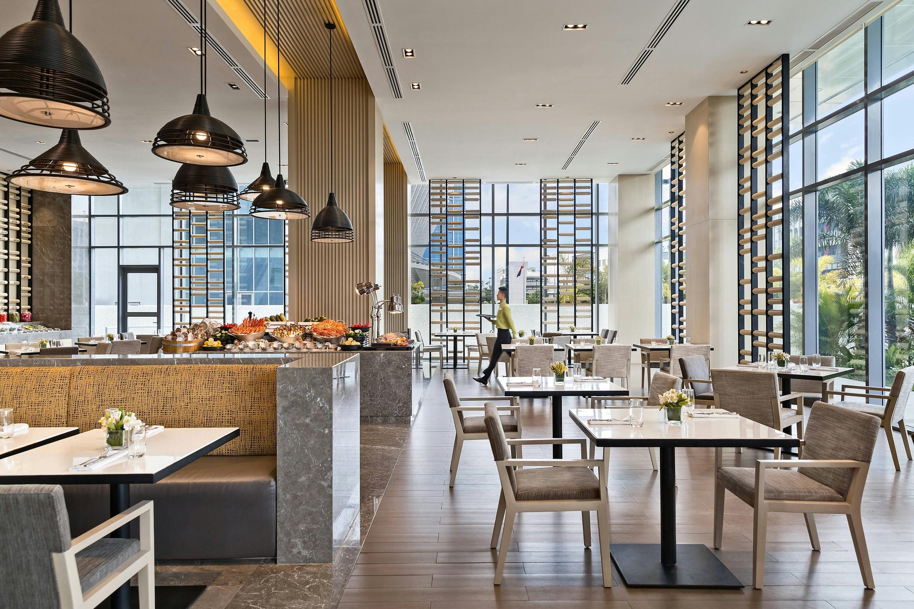 كورتيارد باي ماريوت إلويلو - إيلويلو ستي - مطعم