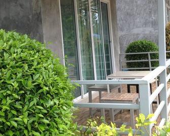 Chao Khun Resort - Khlong Khut - Patio