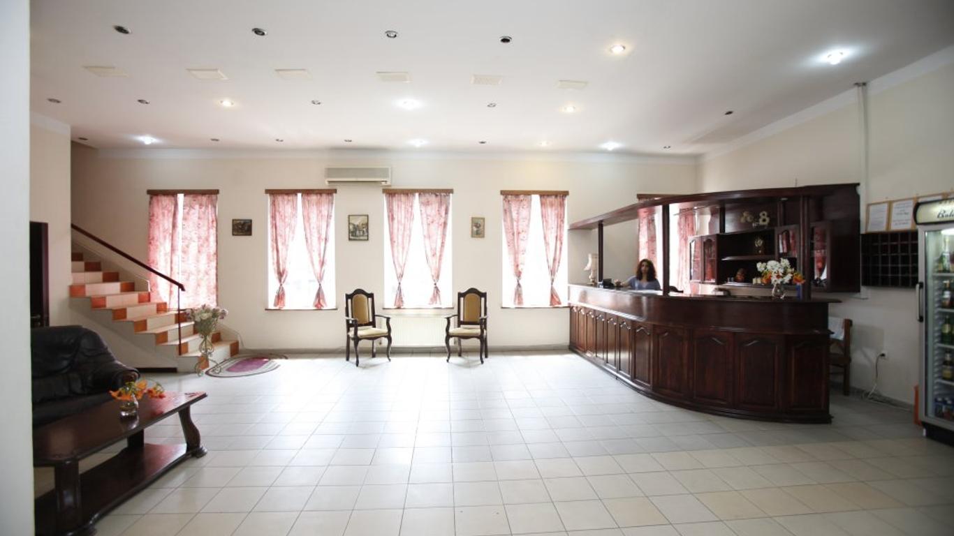 Rose Hotel