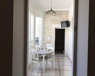 Bed & Breakfast Pl Palace - Sammichele di Bari - Comedor